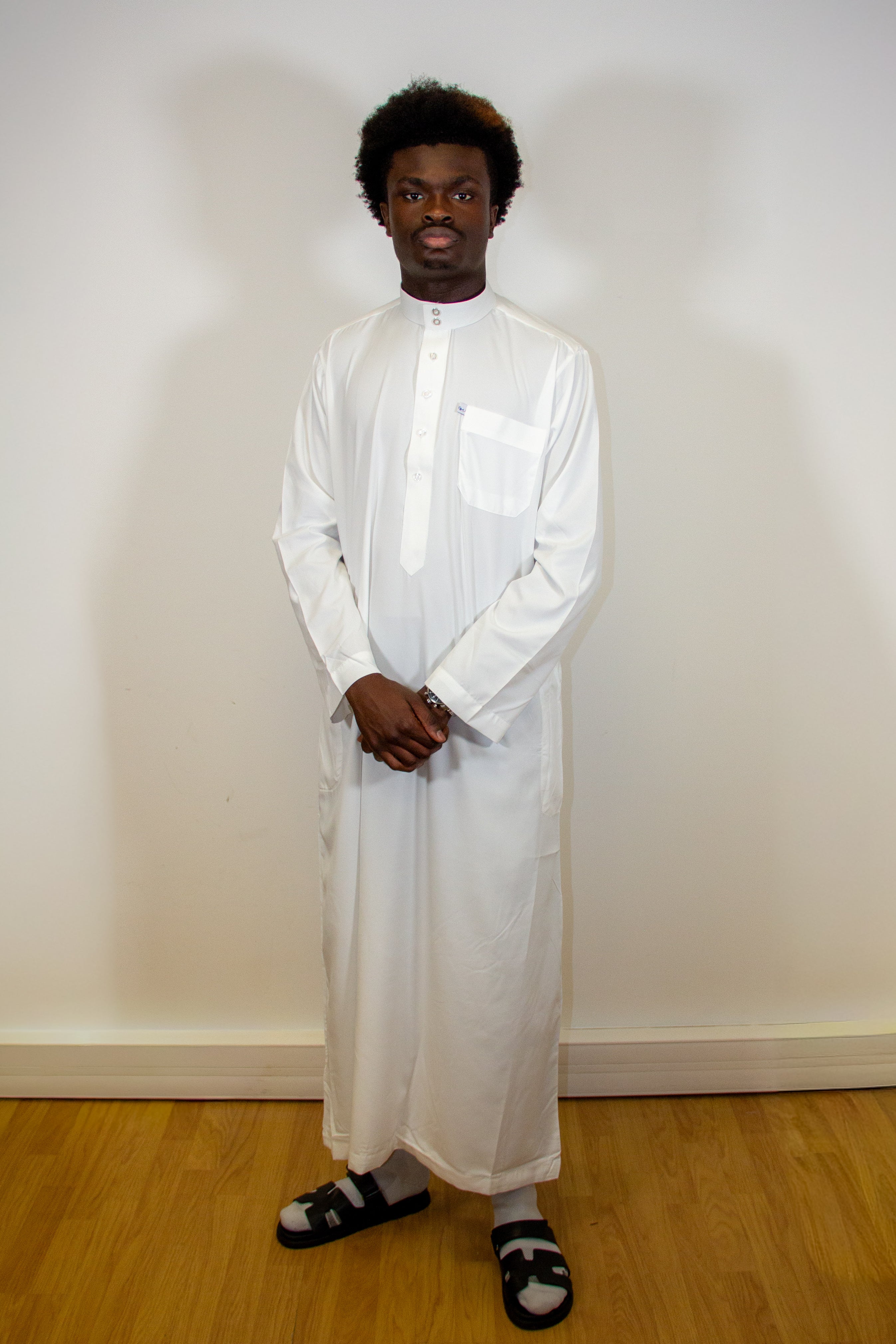 Qamis Nabil ( Saoudien )