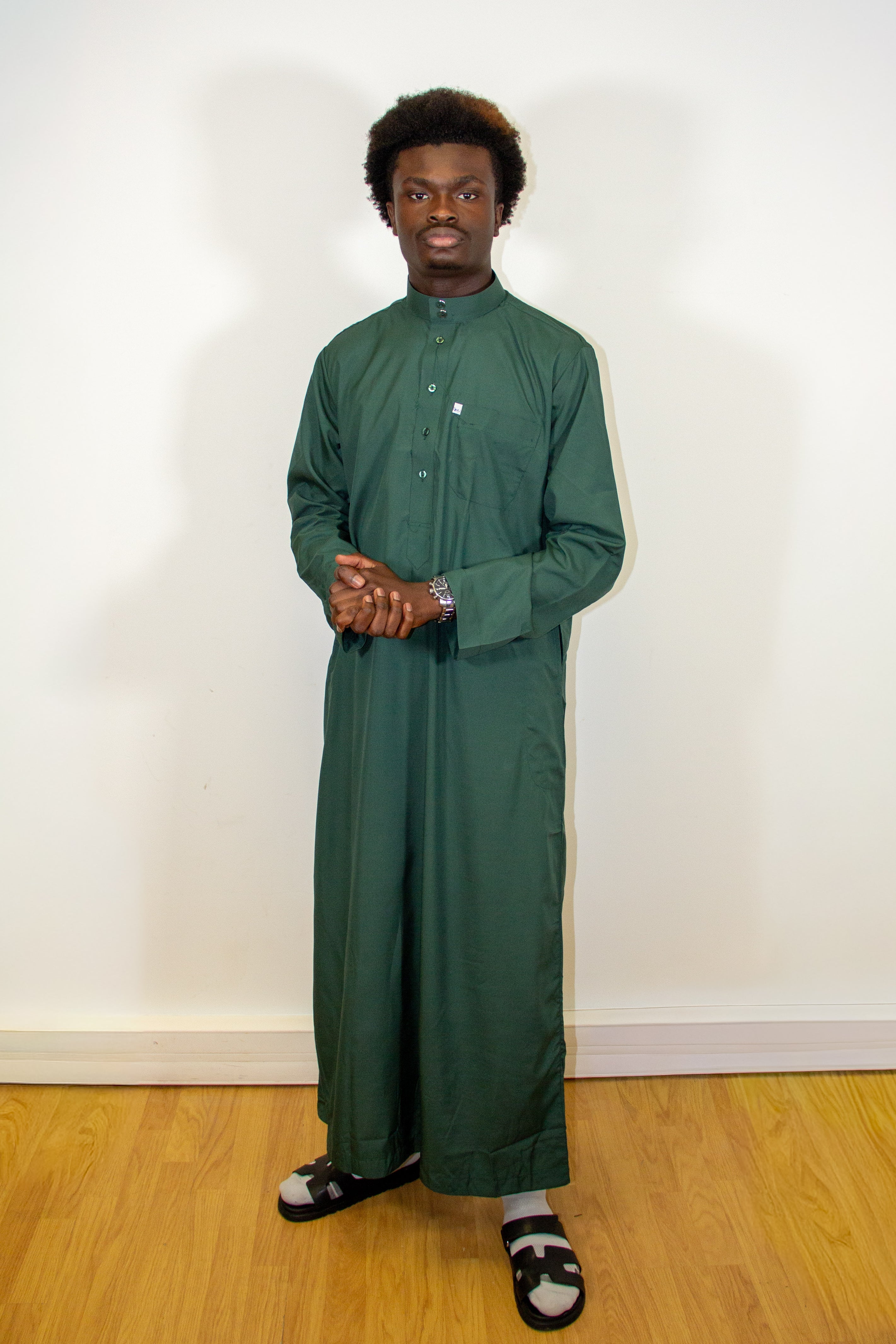 Qamis Nabil ( Saoudien )